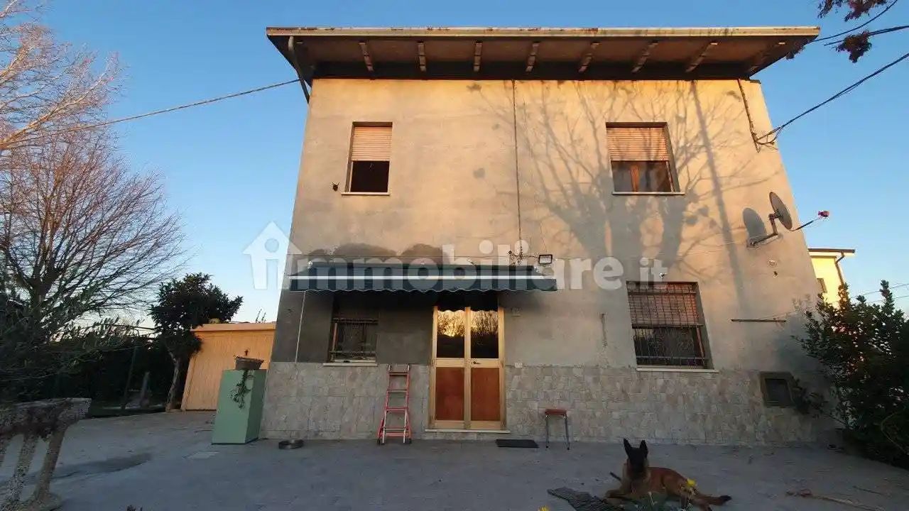 Casa indipendente in vendita a Mirandola