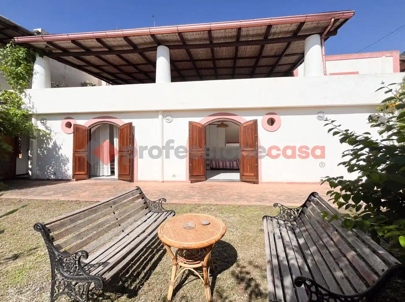 Villa in vendita a Santa Marina Salina