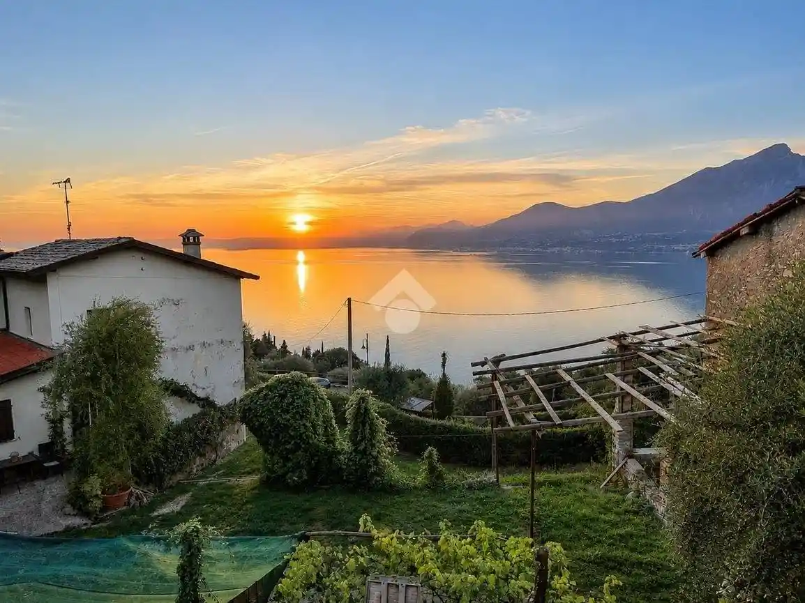 Rustico - Casale in vendita a Torri del Benaco