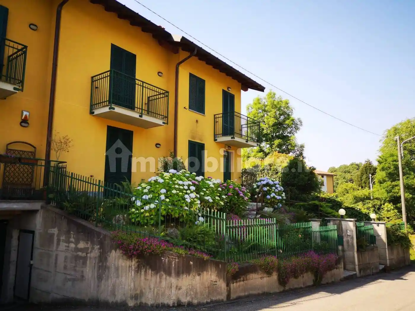 Appartamento in vendita a Azzate