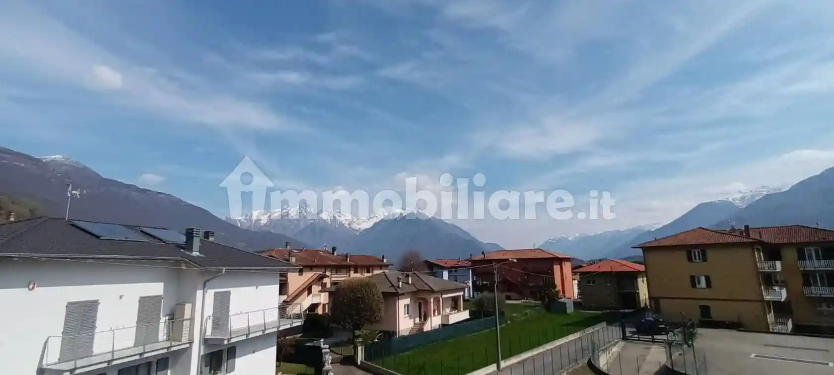 Appartamento in vendita a Domaso