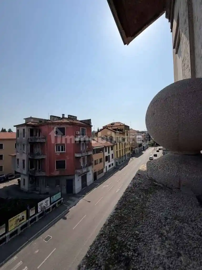 Appartamento in affitto a Varese