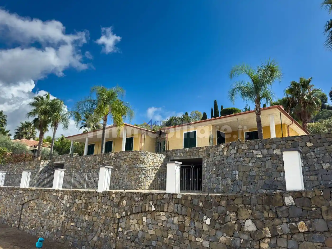 Villa in vendita a Bordighera