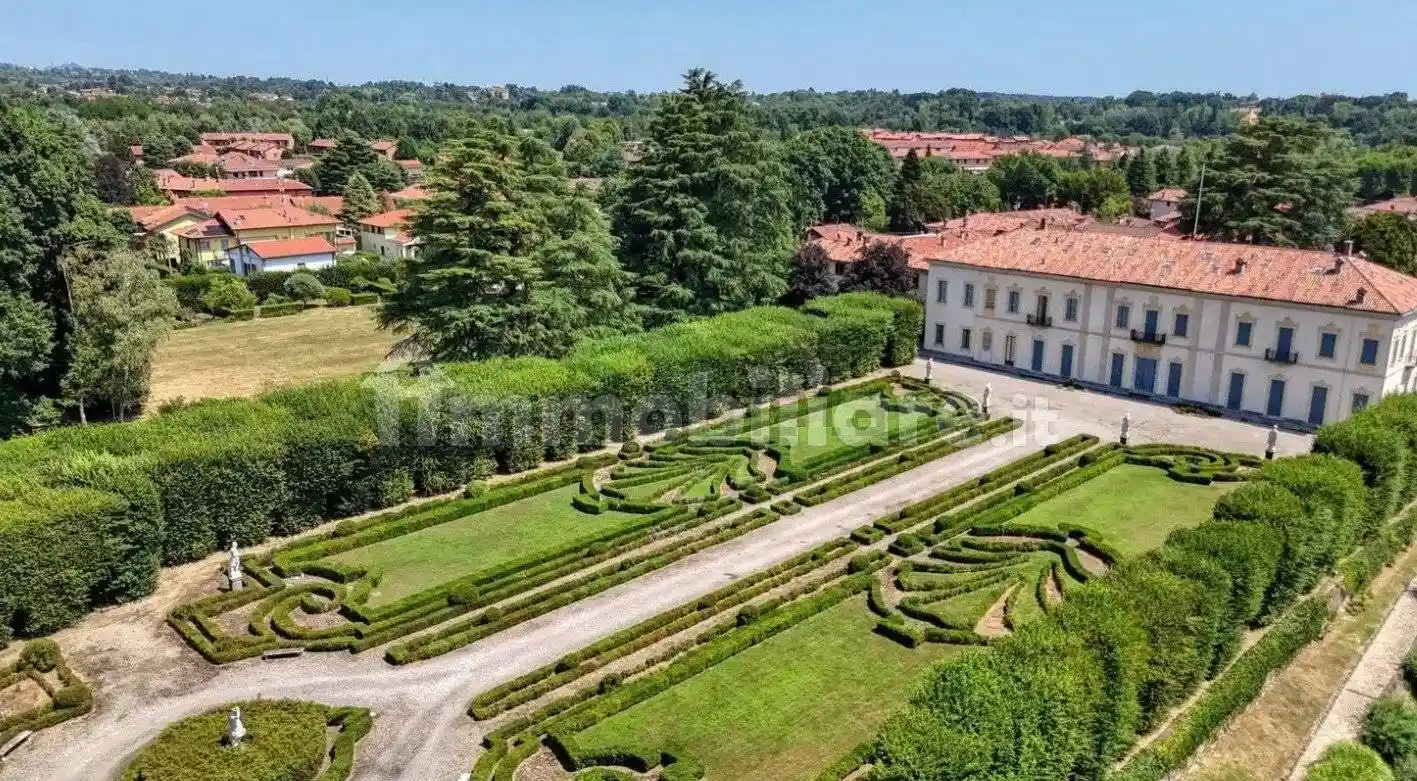 Appartamento in vendita a Carate Brianza