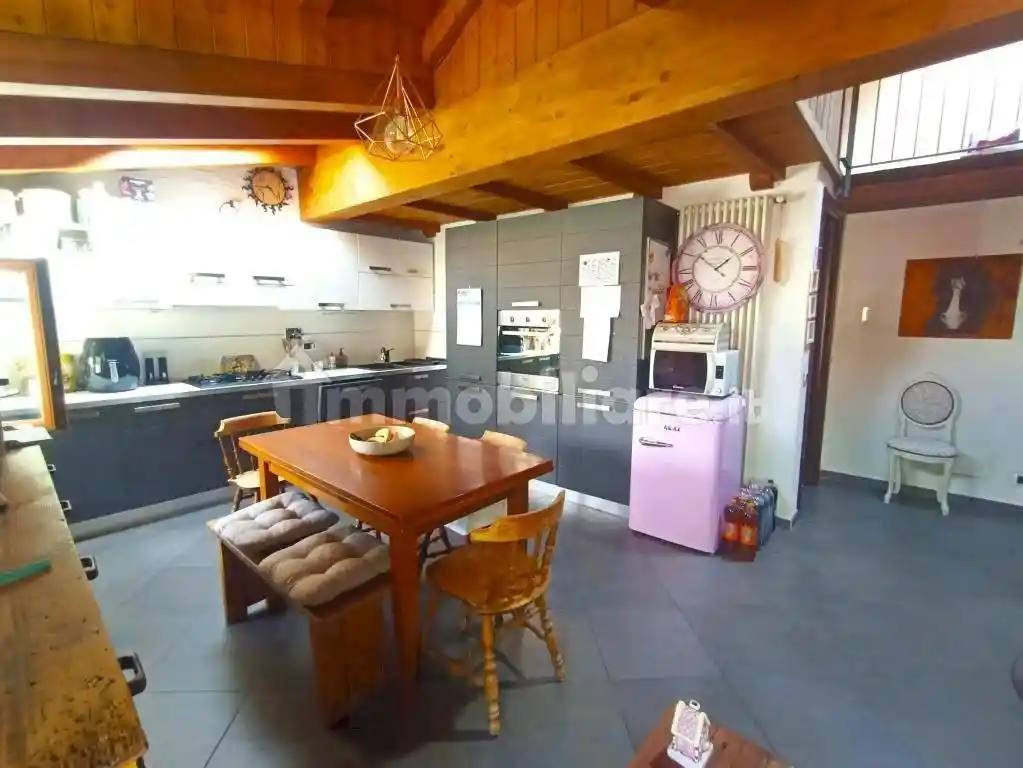 Casa indipendente in vendita a Chatillon