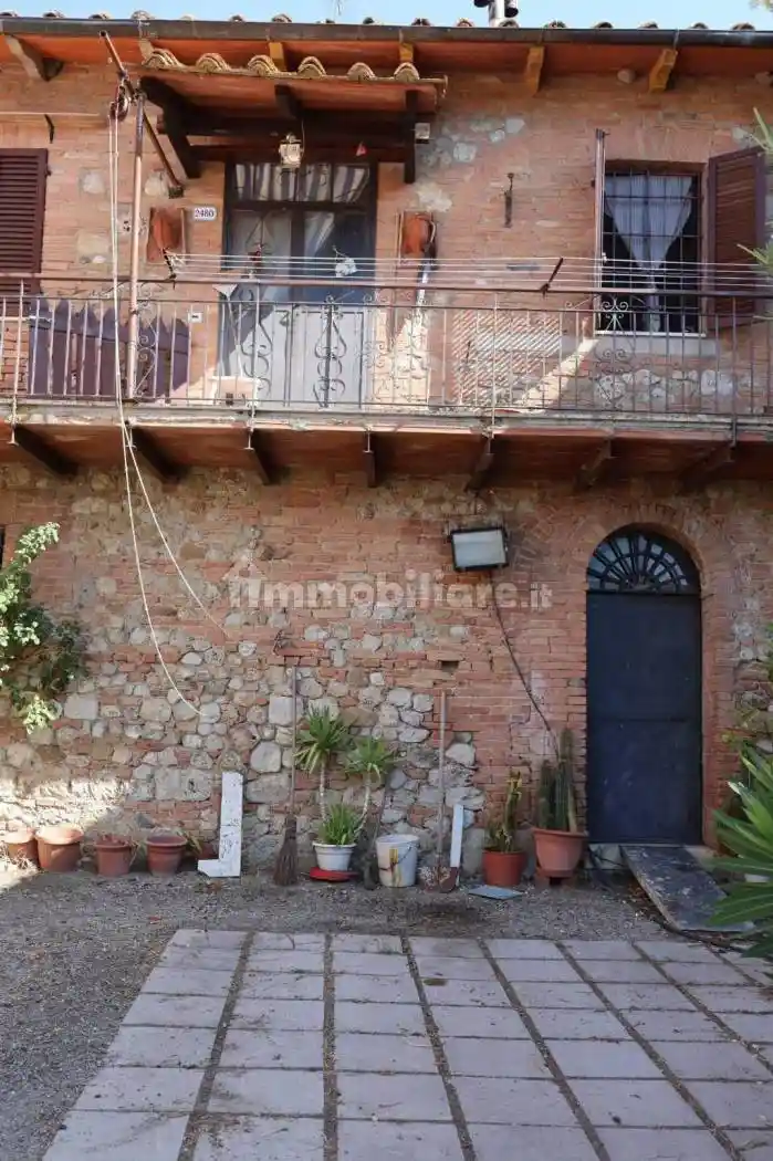 Casa indipendente in vendita a Monteroni d'Arbia