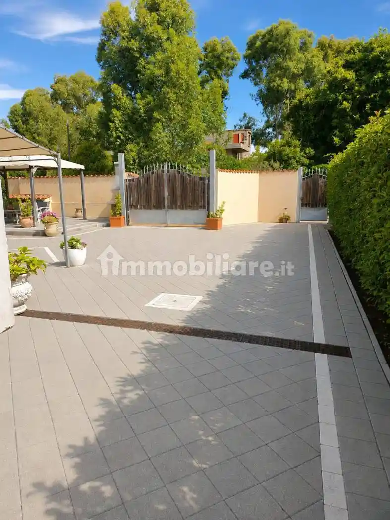 Villa in affitto a Aprilia