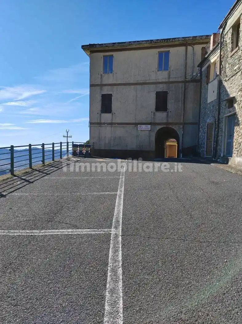 Appartamento in vendita a Podenzana