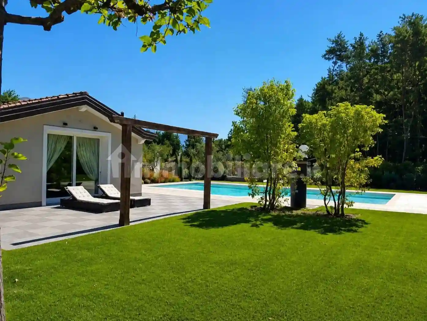 Villa - foto 2
