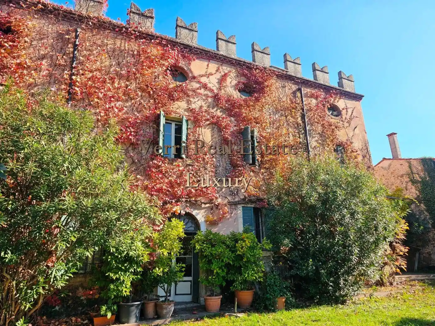Palazzo - Edificio in vendita a Sona