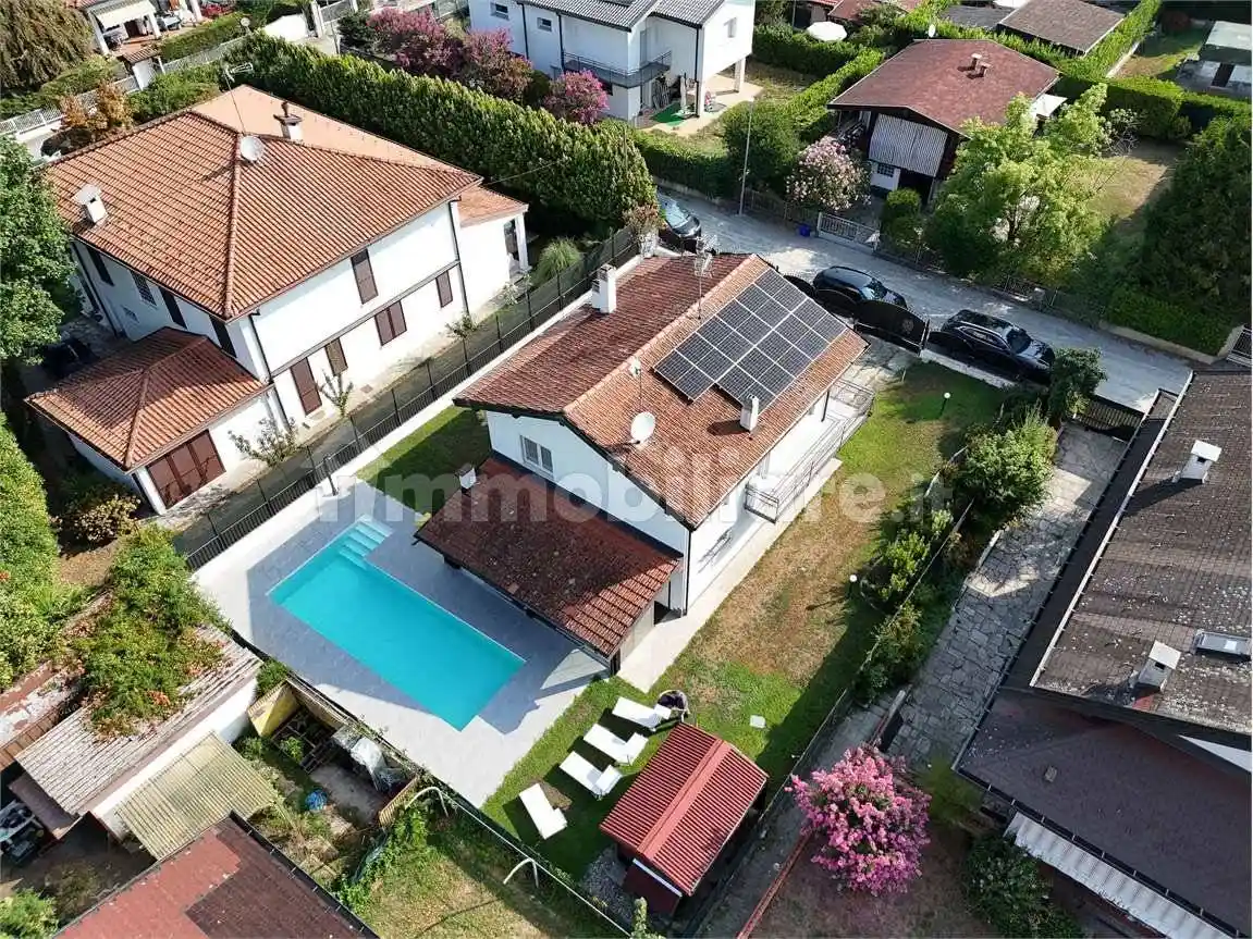 Villa in vendita a Castelletto Sopra Ticino