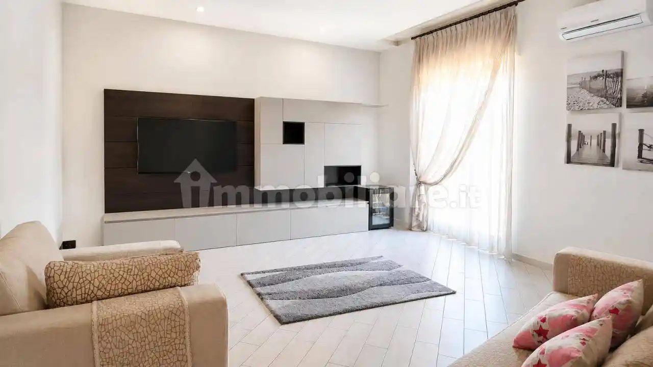 Appartamento in affitto a Napoli