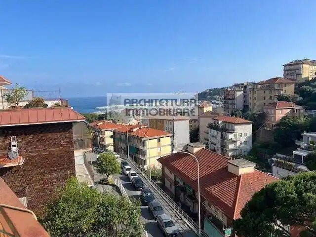 Appartamento in vendita a Varazze