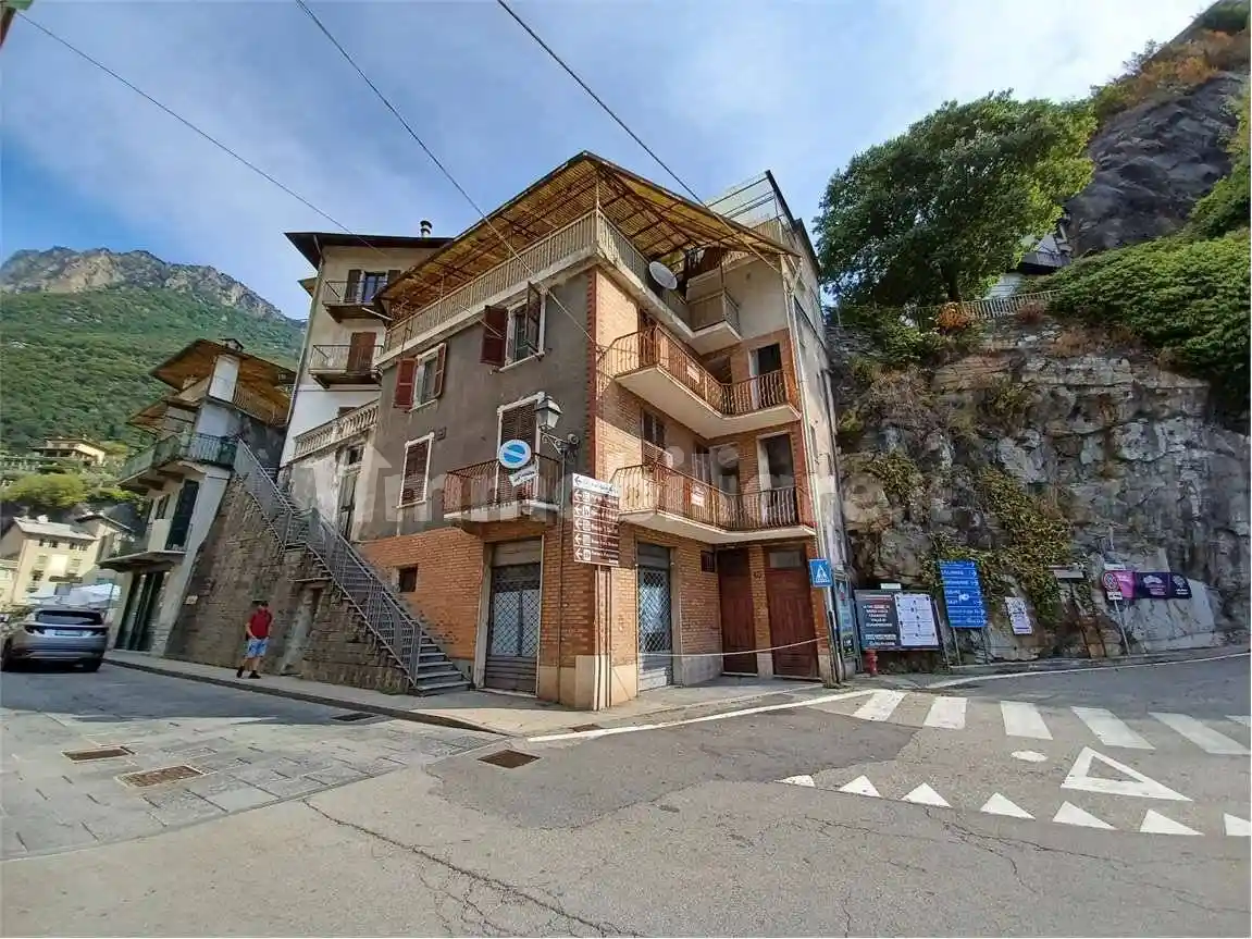 Casa indipendente in vendita a Pont-Saint-Martin