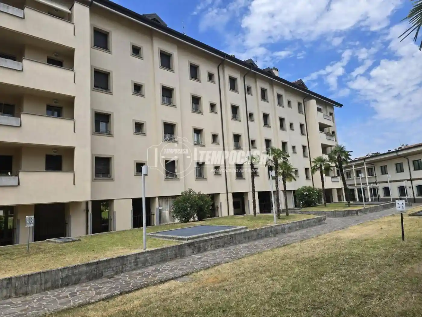 Appartamento in vendita a Locate di Triulzi