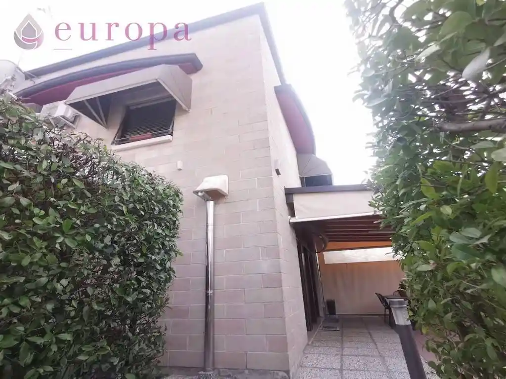 Villa in vendita a Pordenone