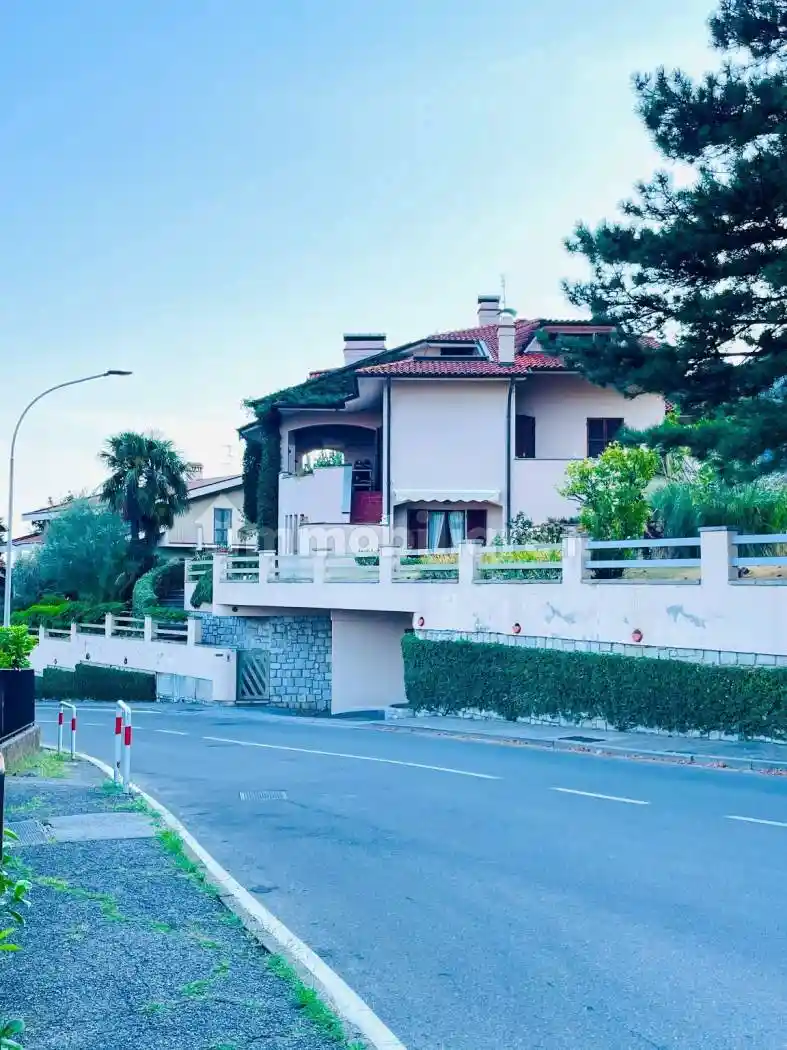 Villa in affitto a Valmadrera