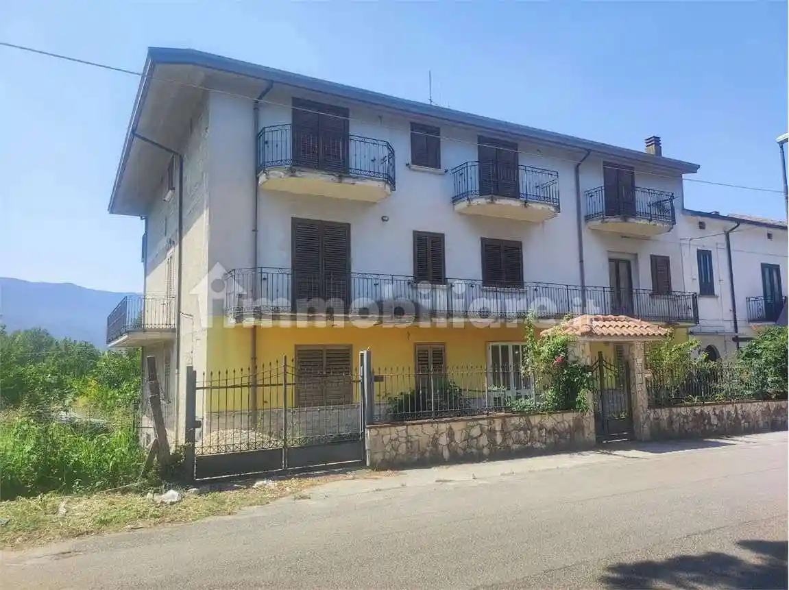 Palazzo - Edificio in vendita a San Martino Valle Caudina