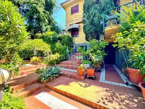 Villa in vendita a Monsummano Terme