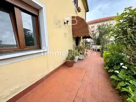 Villa in vendita a Monsummano Terme
