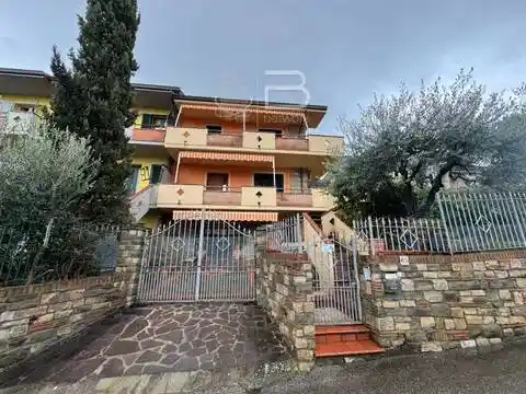 Villa in vendita a Monsummano Terme