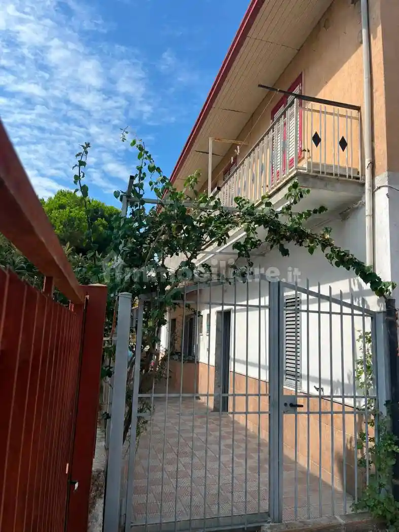 Palazzo - Edificio in vendita a Villapiana