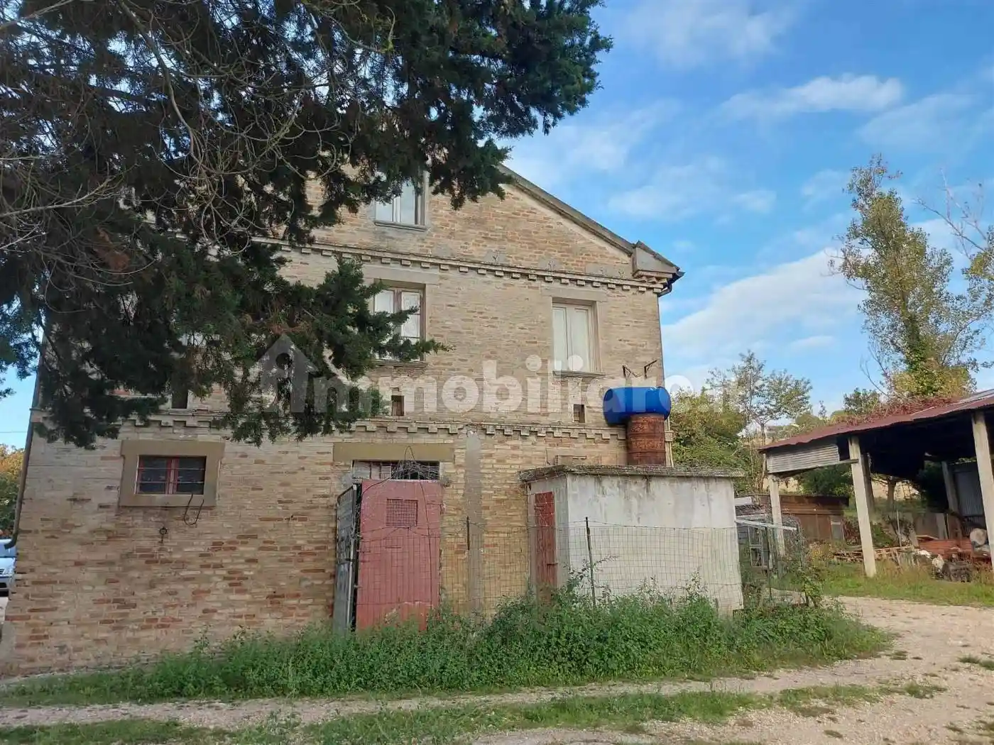 Casa indipendente in vendita a Ostra Vetere