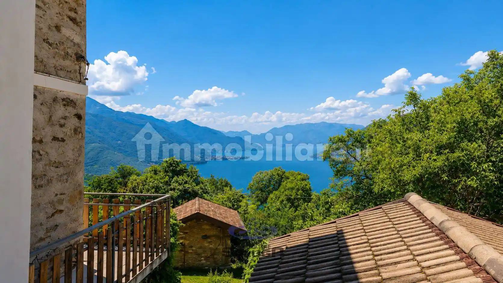 Villa in vendita a Gravedona ed Uniti