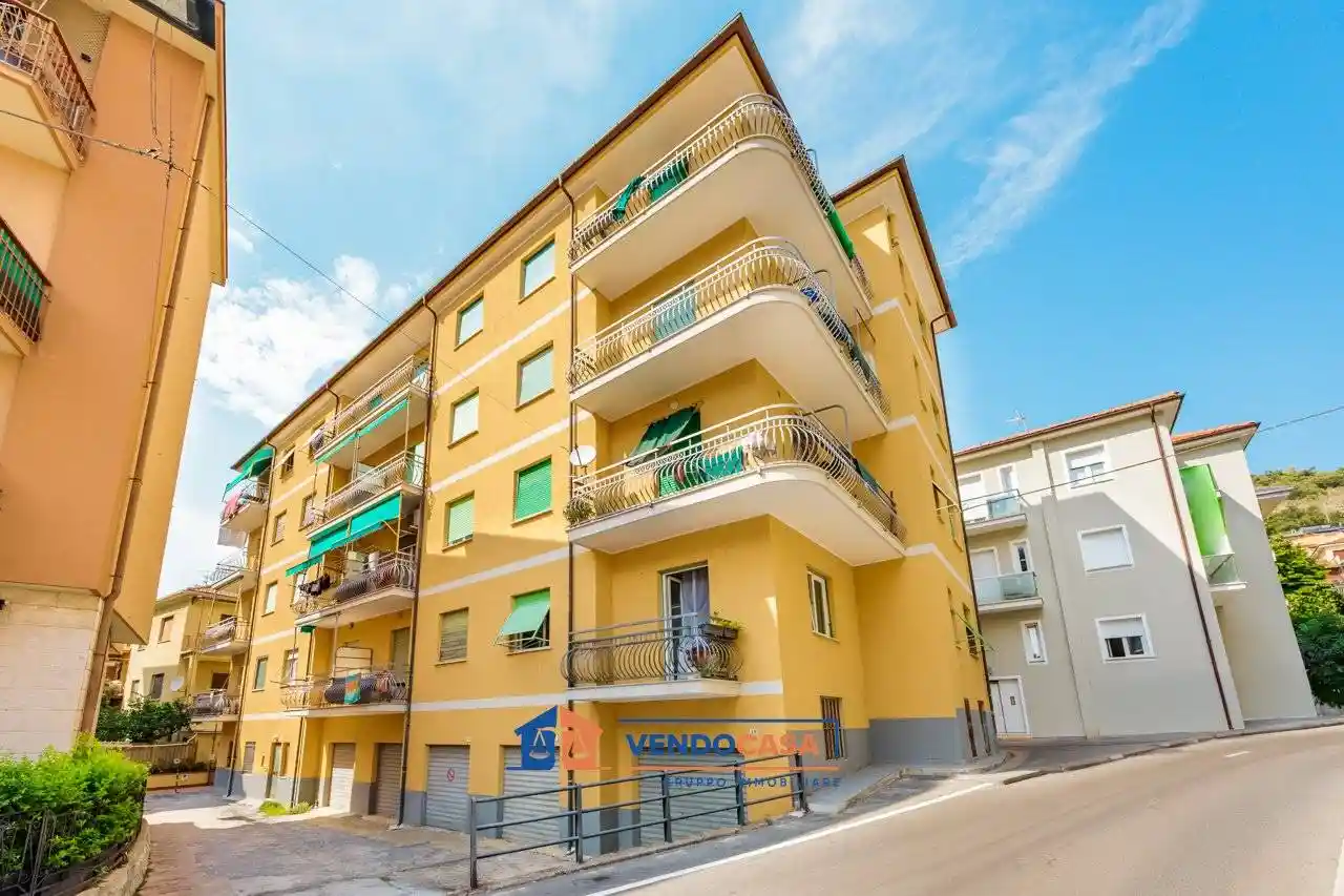 Appartamento in vendita a Noli