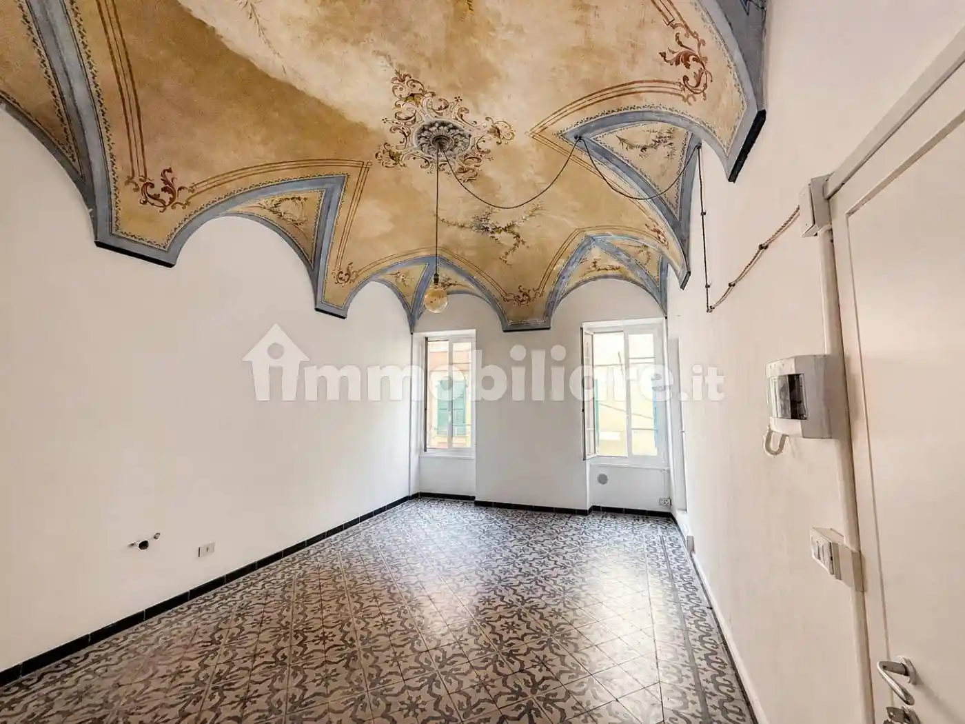 Palazzo - Edificio in vendita a Borghetto Santo Spirito