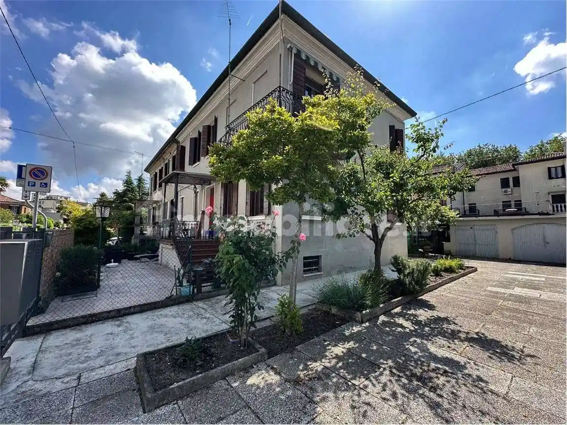 Casa indipendente in affitto a Venezia