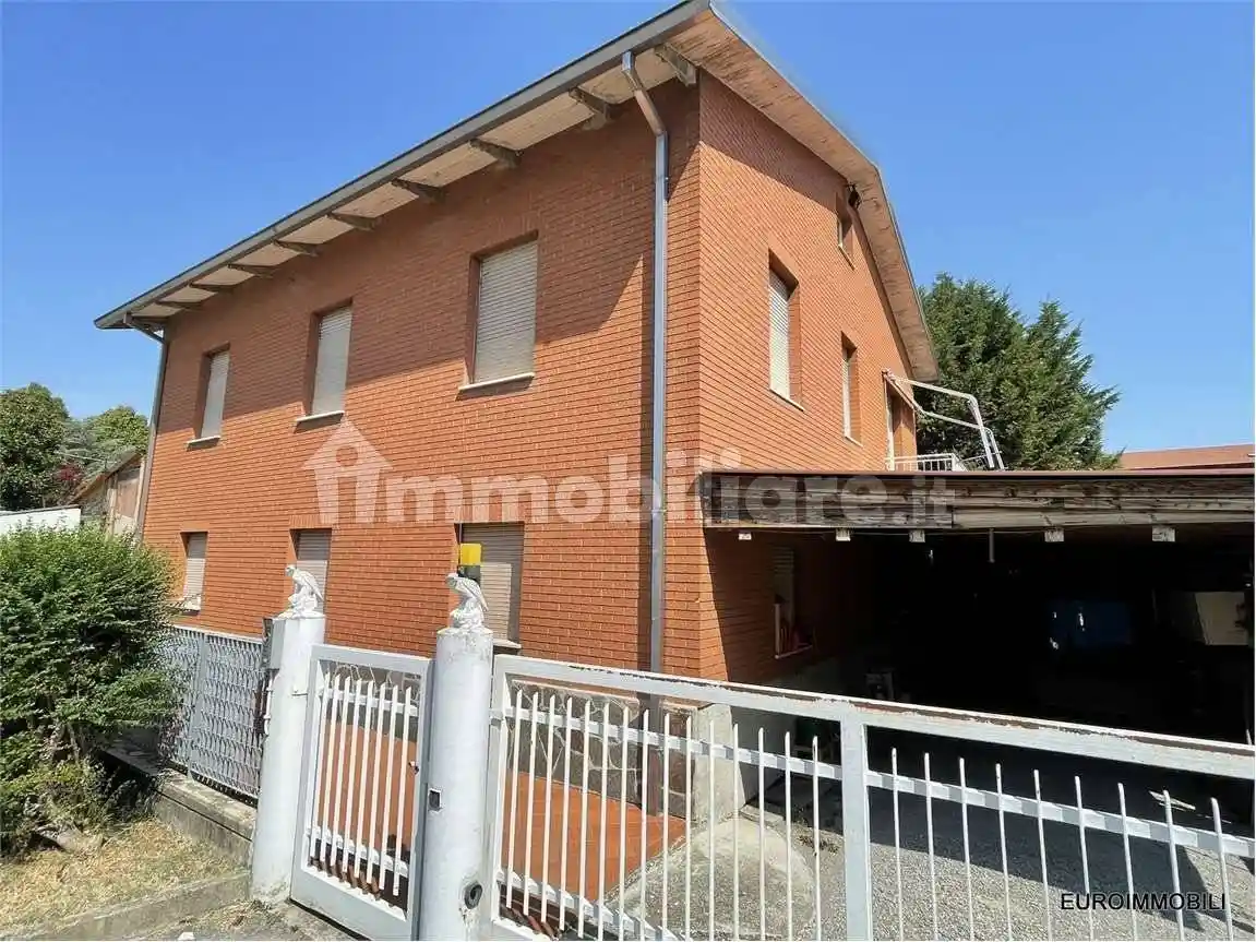 Casa indipendente in vendita a Traversetolo