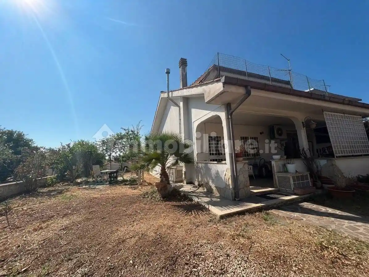Villa in vendita a Ardea