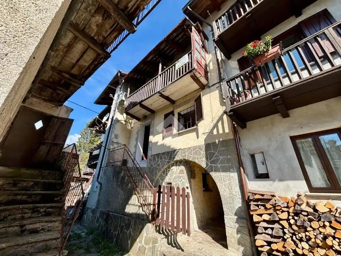 Casa indipendente in vendita a Traversella