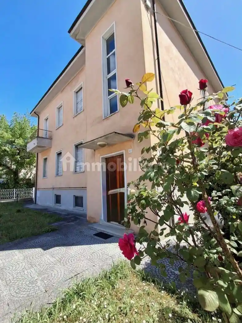 Villa in vendita a Foligno