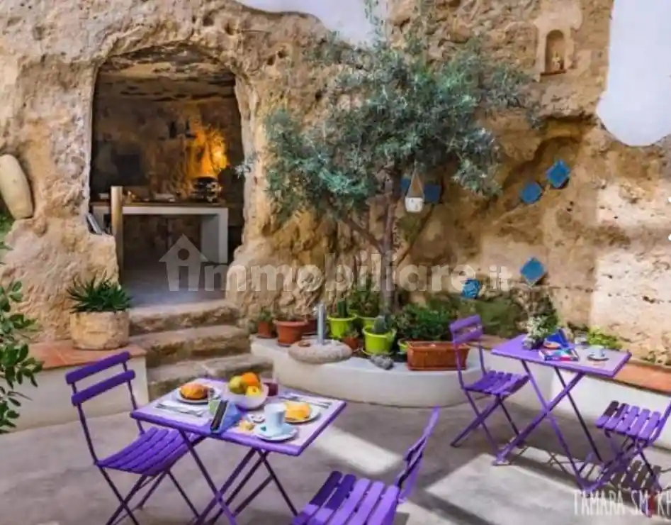 Palazzo - Edificio in vendita a Sciacca