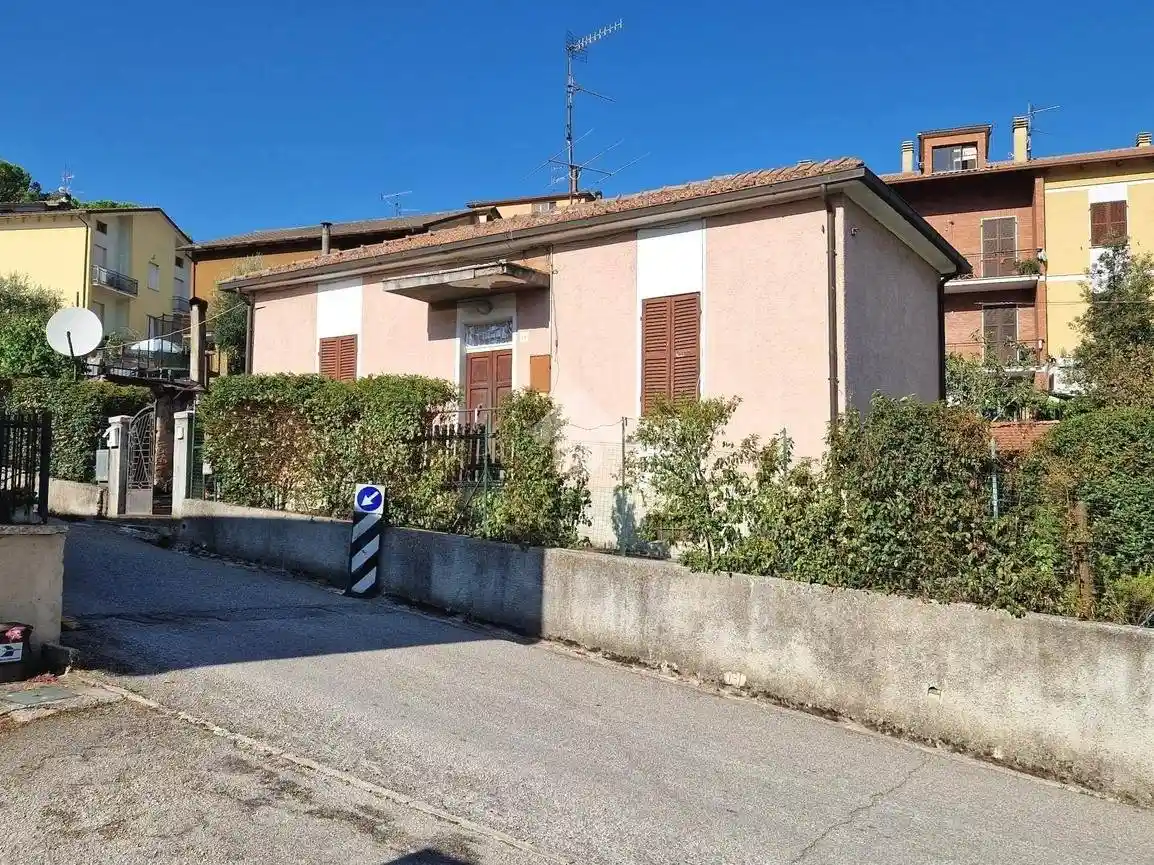 Casa indipendente in vendita a Spoleto