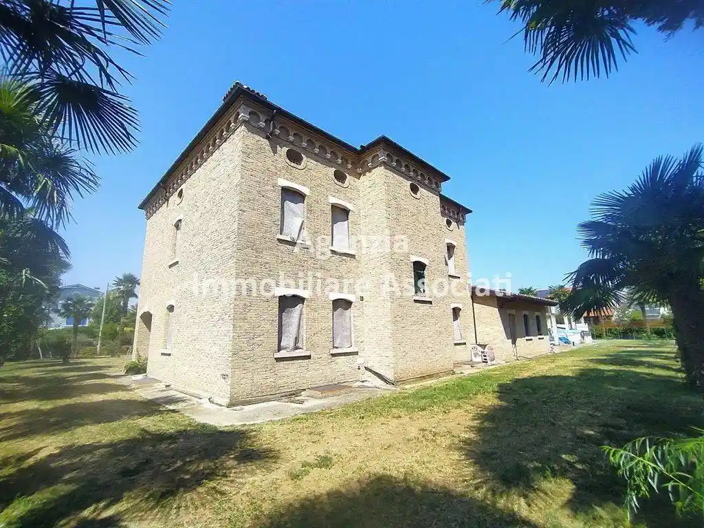 Villa in vendita a Rosà