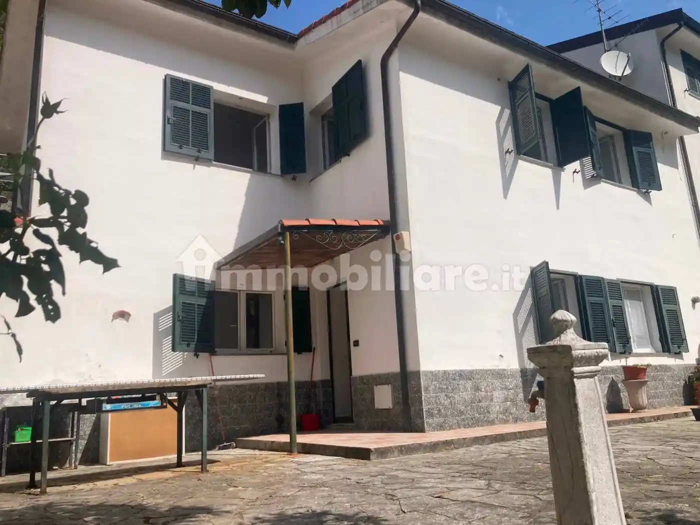 Villa in vendita a Mezzanego