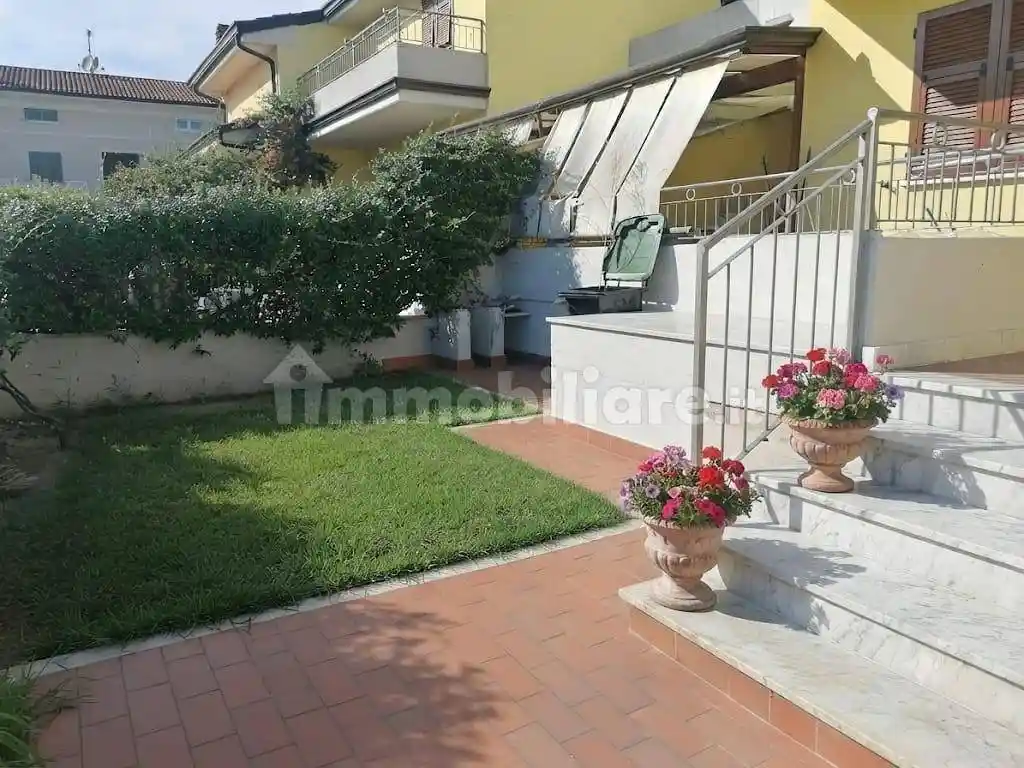 Villetta a schiera in vendita a Carrara