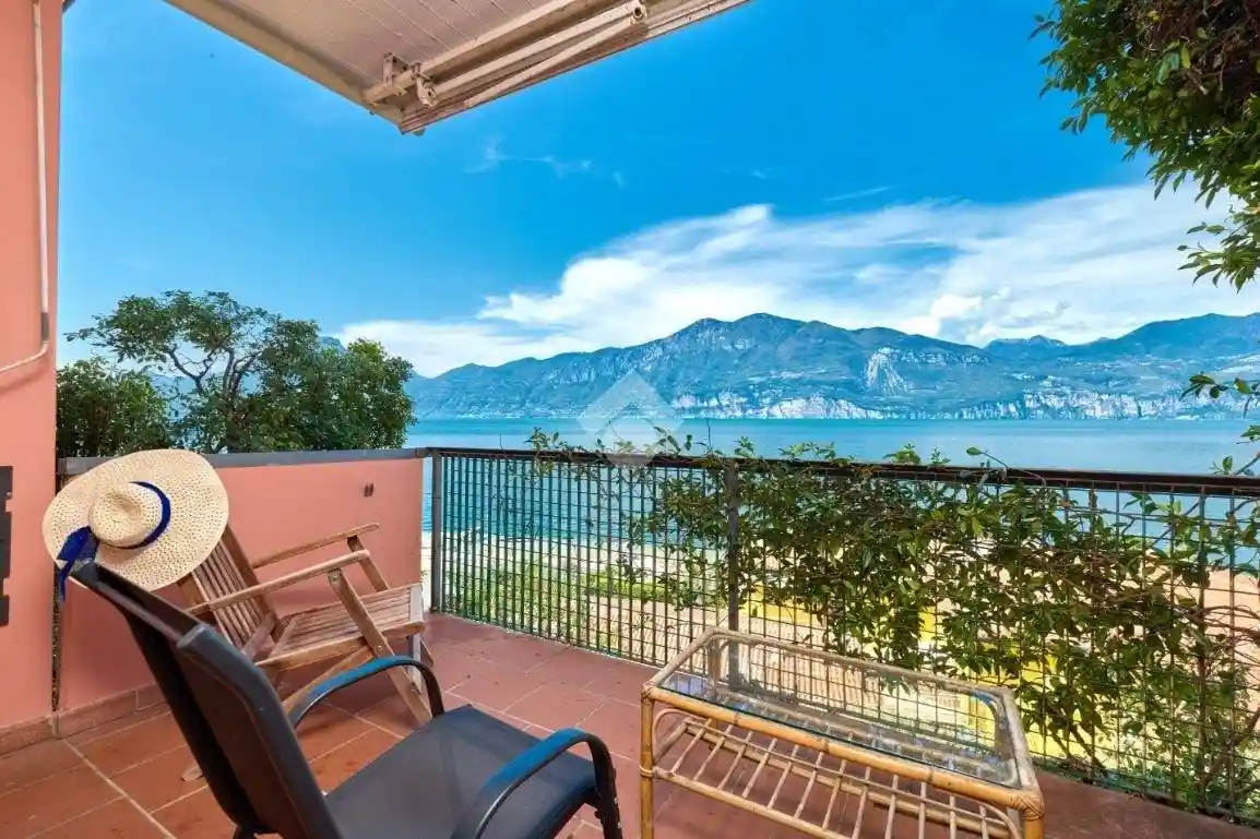 Appartamento in vendita a Brenzone sul Garda