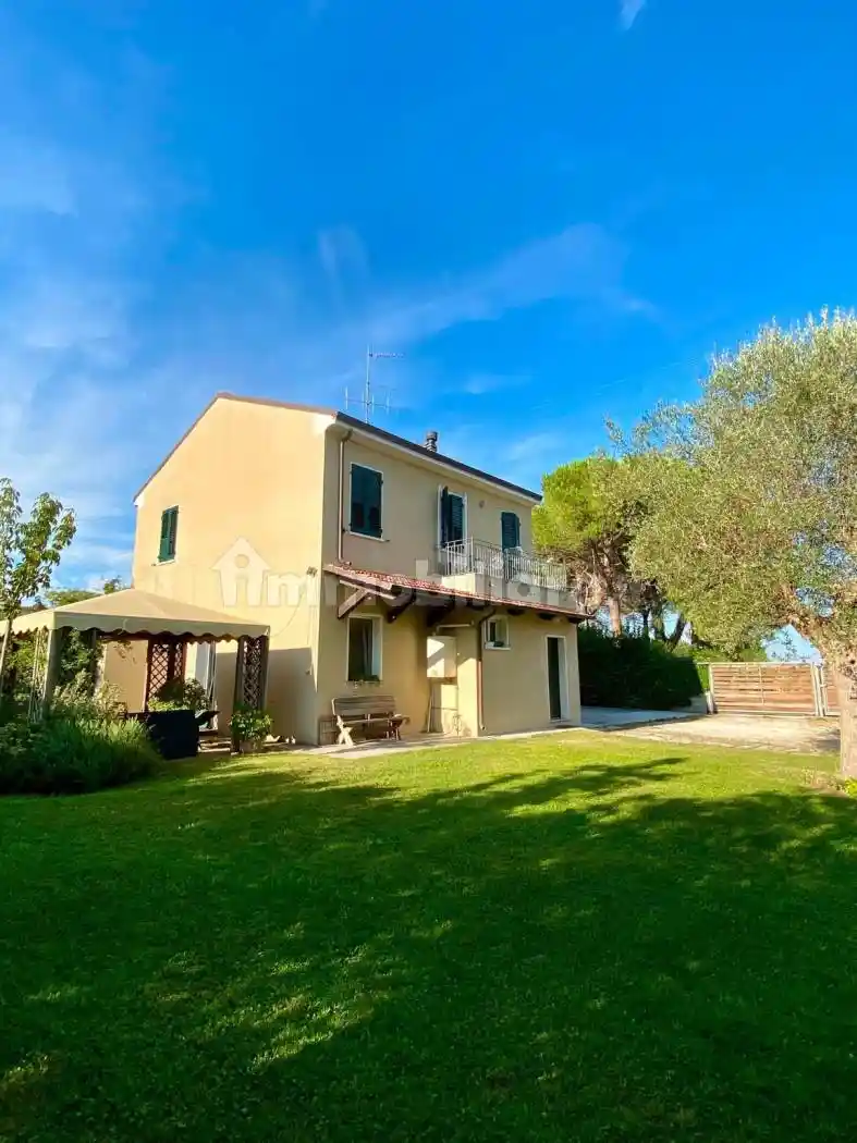 Rustico - Casale in vendita a Pesaro