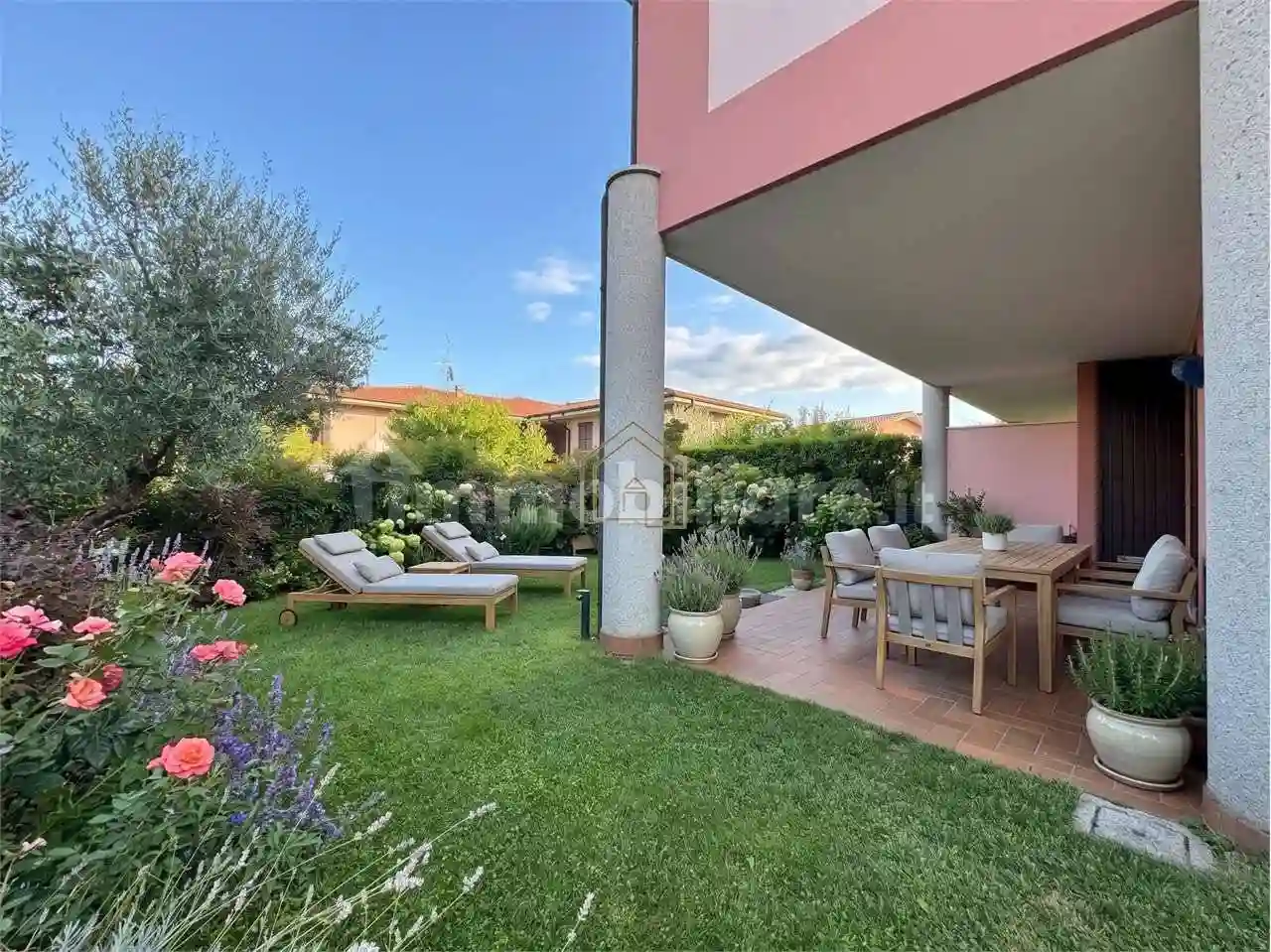 Villa - foto 2