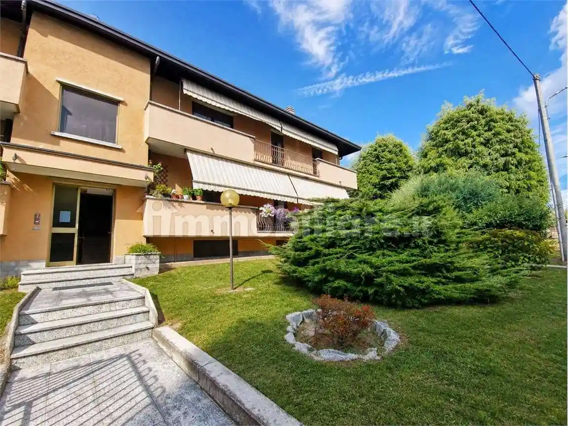 Appartamento in vendita a Caronno Varesino