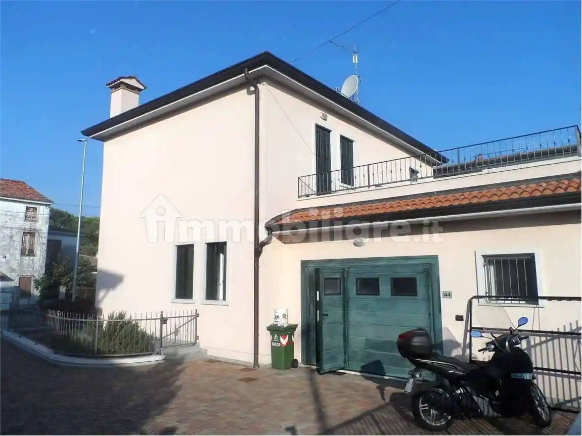 Casa indipendente in affitto a Quinto Vicentino