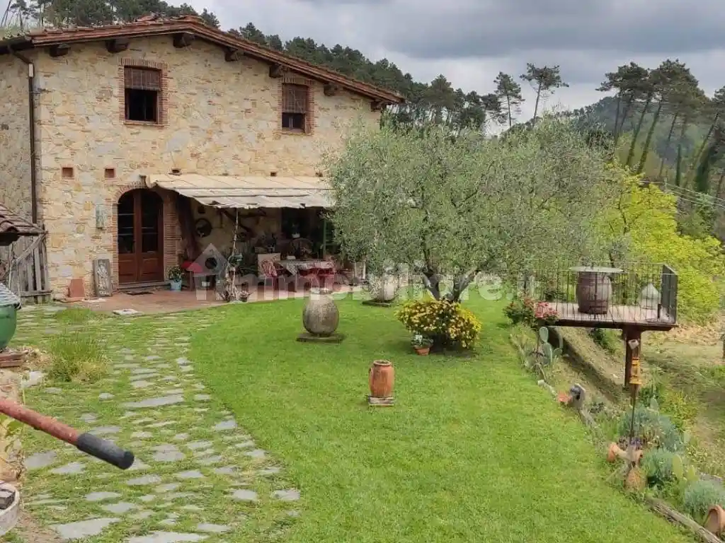 Rustico - Casale in vendita a Camaiore