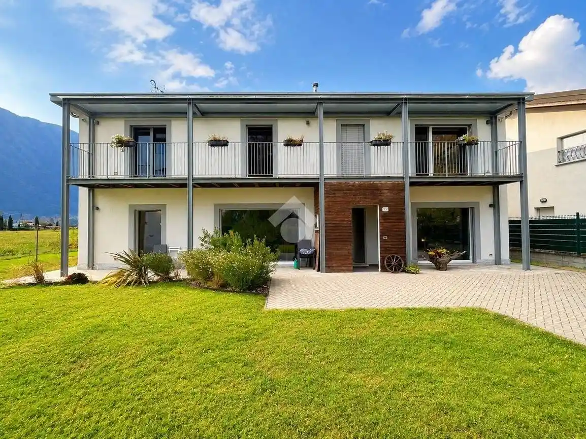 Villa in vendita a Prata Camportaccio