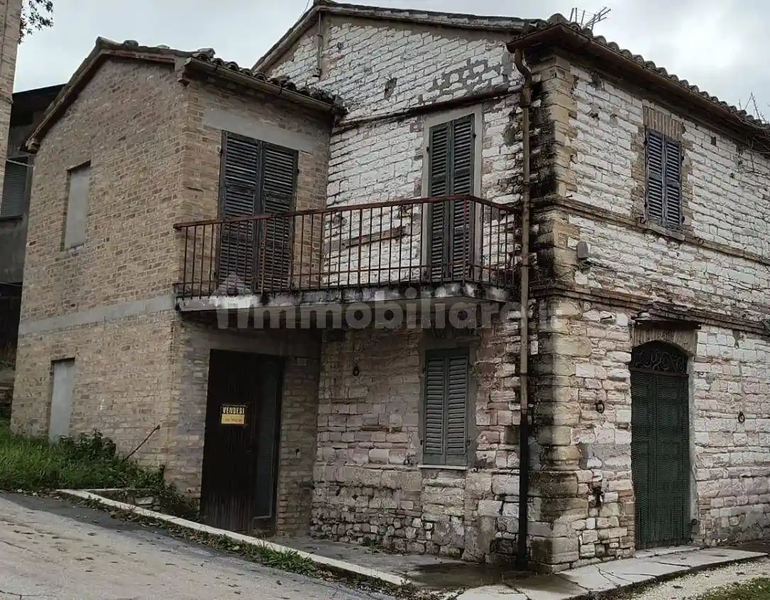 Casa indipendente in vendita a Sant'Ippolito