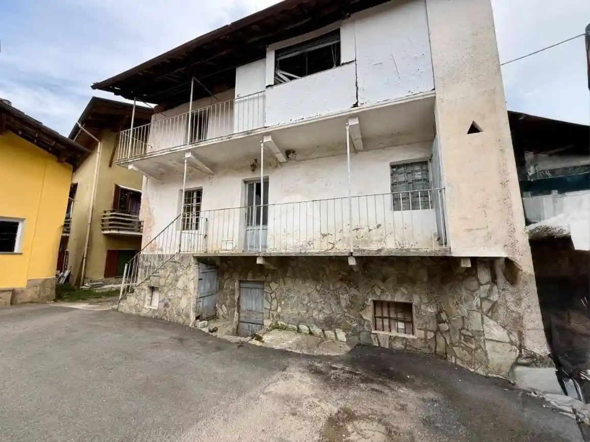 Casa indipendente in vendita a Rocca Canavese