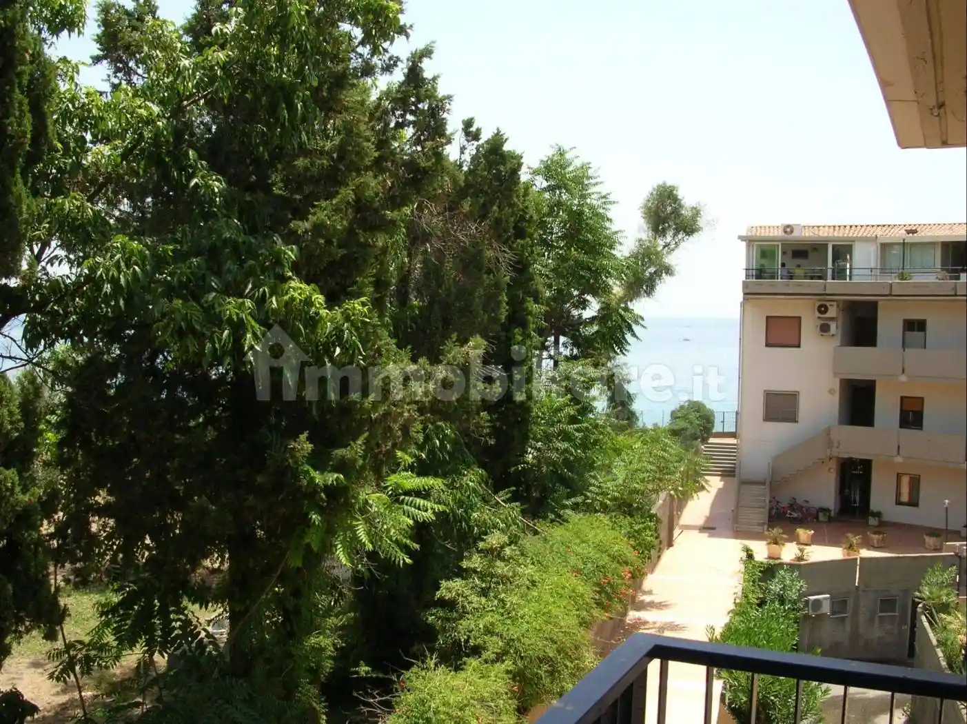 Palazzo - Edificio in vendita a Giardini-Naxos